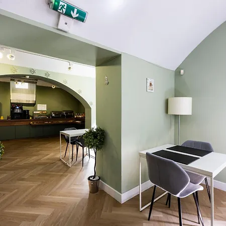 Home Aparthotel 4*