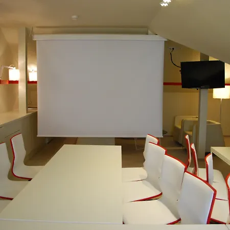 Home Aparthotel