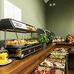 Home Aparthotel 4*