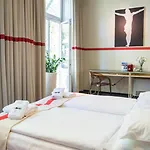 Home Aparthotel 4*