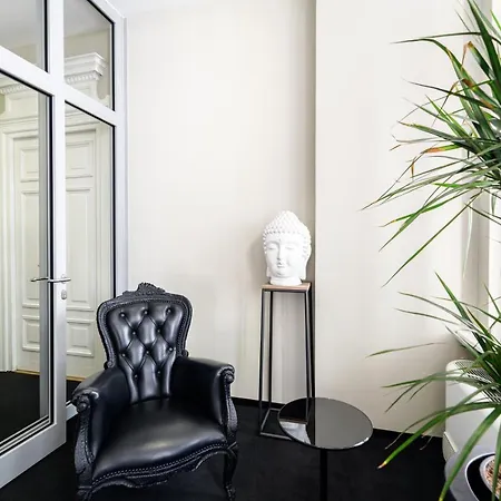 Home Hotel Aparthotel 4*