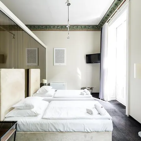 Home Hotel 4*
