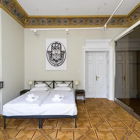 Home Hotel 4*