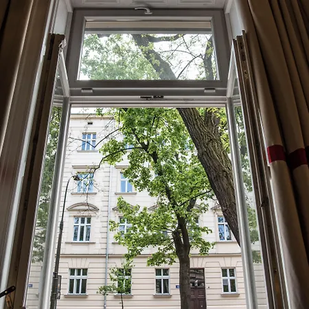 Home Hotel Aparthotel 4*