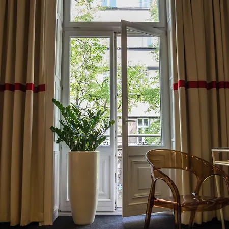 Aparthotel Home Hotel 4*