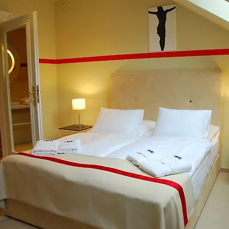 Home Hotel Aparthotel