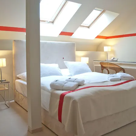 Home Aparthotel