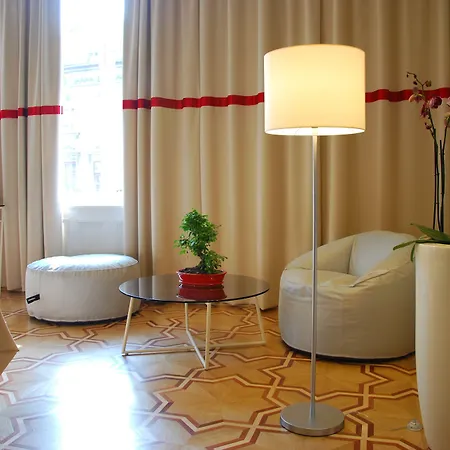 Home Aparthotel Апарт-отель Краков