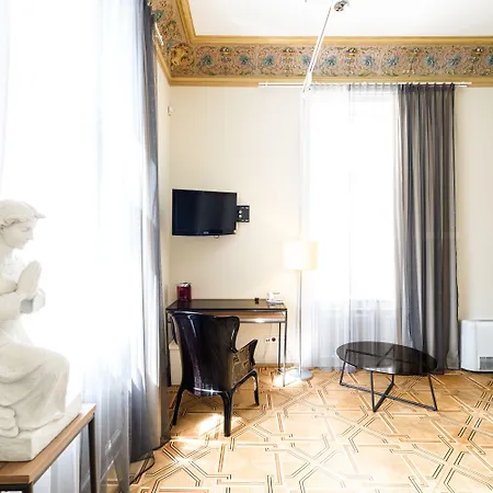 Home Aparthotel Апарт-отель Краков