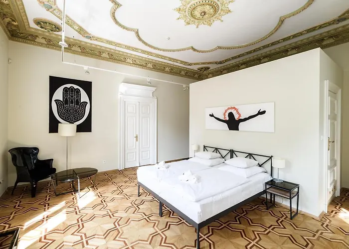 Home Aparthotel Апарт-отель 4*