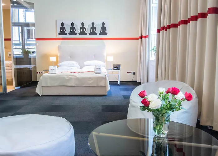 Home Aparthotel Апарт-отель Краков