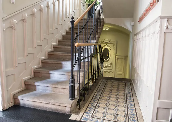 Home Aparthotel Апарт-отель Краков