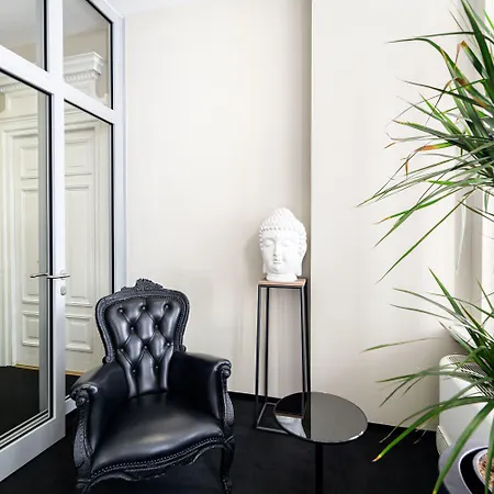 Aparthotel Home Aparthotel 4*