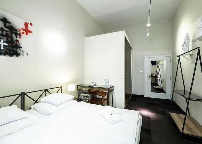 Home Aparthotel 4*
