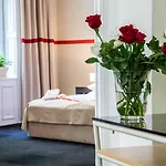 Home Hotel