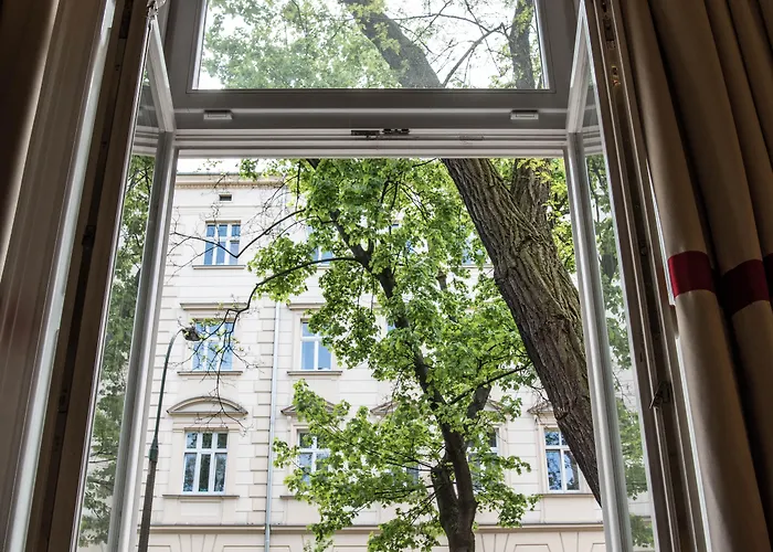 Home Hotel Aparthotel 4*