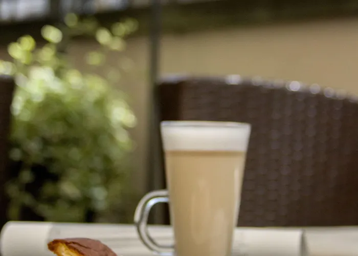 Aparthotel Home Hotel 4*