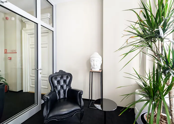 Aparthotel Home Hotel 4*